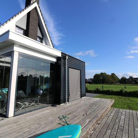 Peaceful Villa On The Water In Stavoren Exterior photo