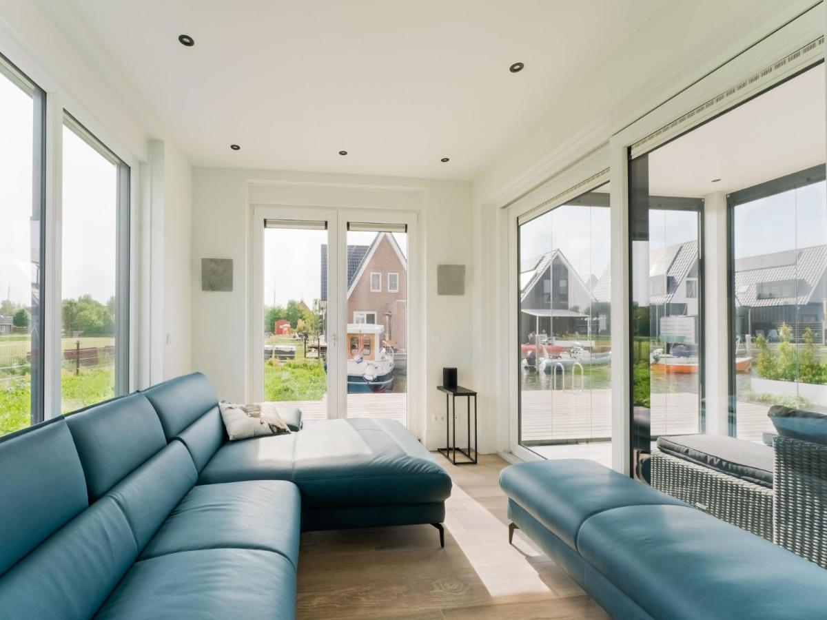 Peaceful Villa On The Water In Stavoren Exterior photo
