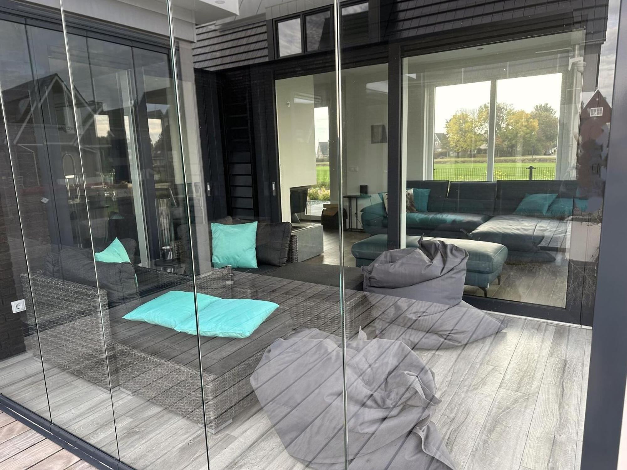 Peaceful Villa On The Water In Stavoren Exterior photo